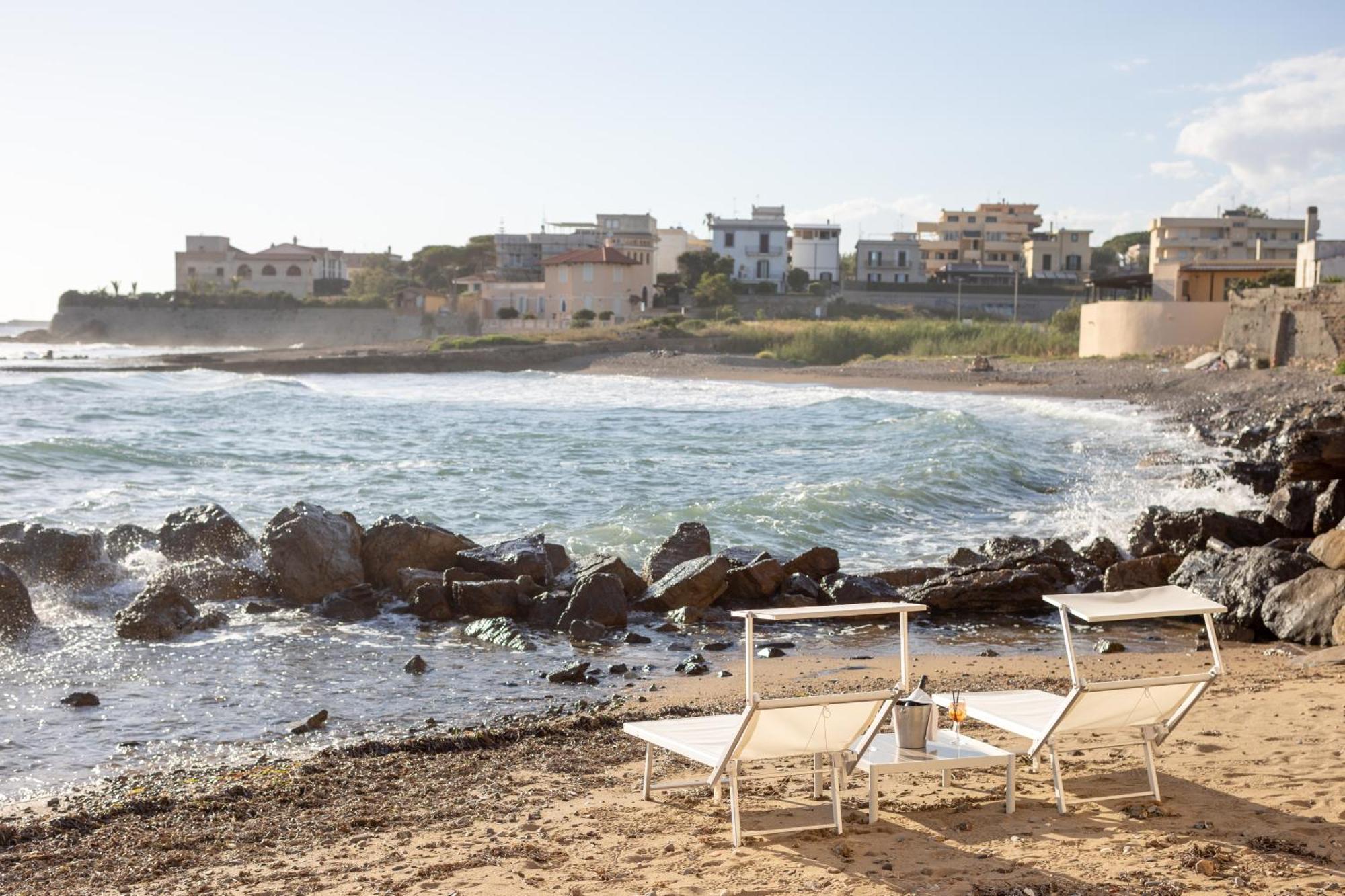 Le Suites Sul Mare Di Esterina Civitavecchia Exterior photo